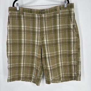 COLUMBIA Flat Front Shorts Mens 38 Green Plaid Casual Hiking Golf